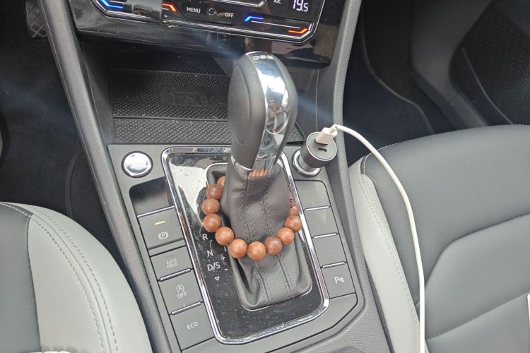 Volkswagen Bora 2023 image de voiture #14