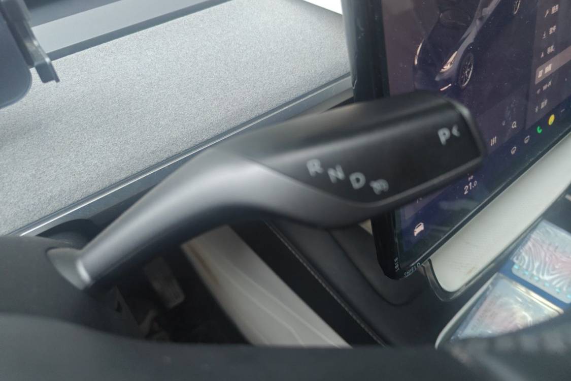 Tesla Model Y 2024 #29 Tesla Model Y 2024 car image #29