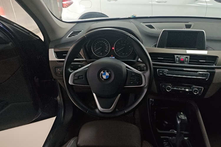 BMW X1 2018 car image #11