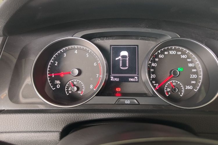 Volkswagen Golf 2019 car image #12