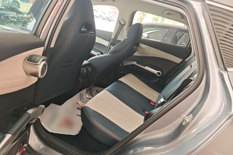 BYD Yuan Plus 2022 immagine di auto #17
