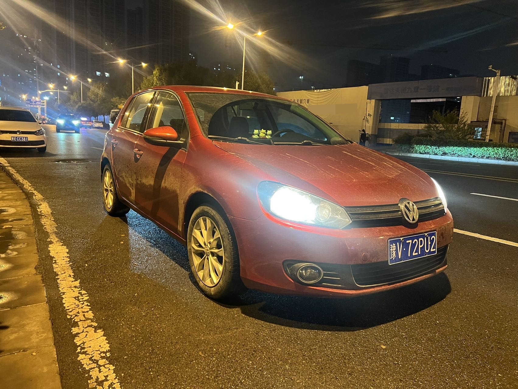 Volkswagen Golf 2011 car image #3