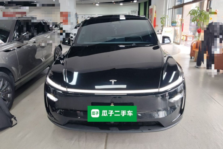Tesla Model Y 2025 #3 Tesla Model Y 2025 car image #3