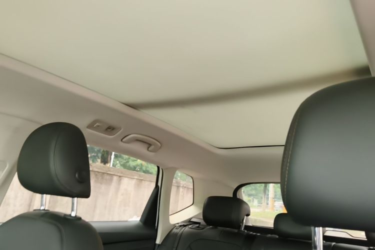 Volkswagen Tharu 2019 car image #18
