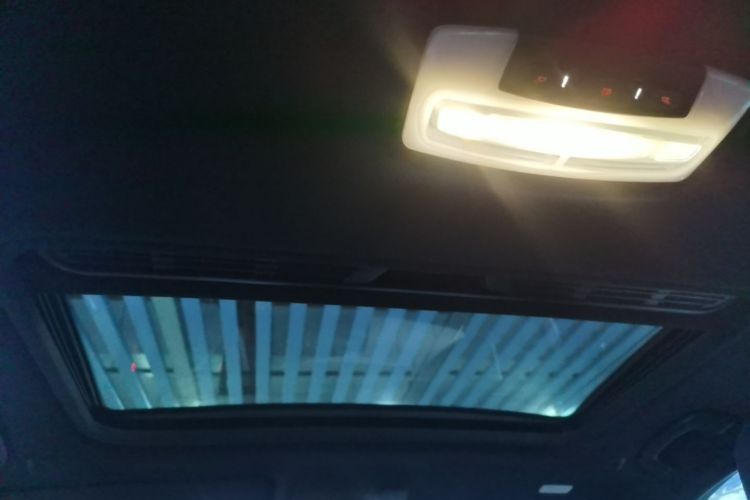 BMW 3 Series 2019 car image #20