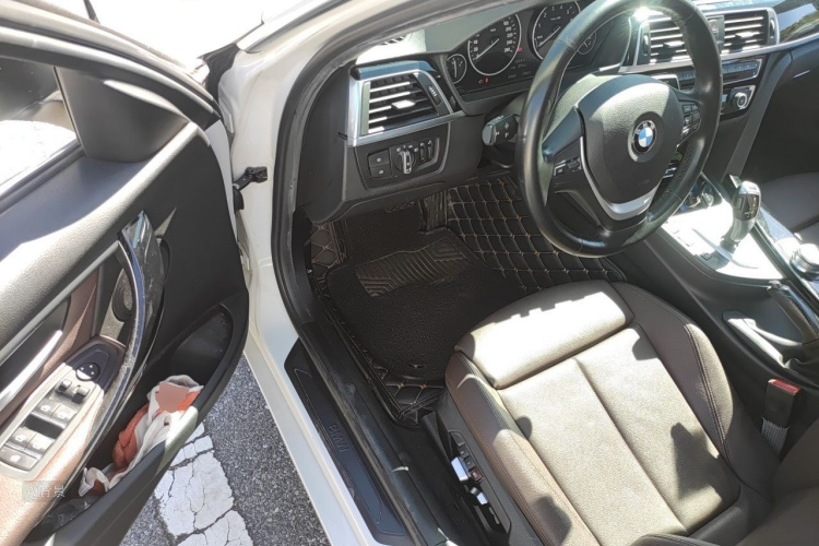 BMW 3 Series 2019 #18 BMW 3 Series 2019 car image #18
