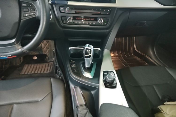 BMW 3 Series 2015 car image #14