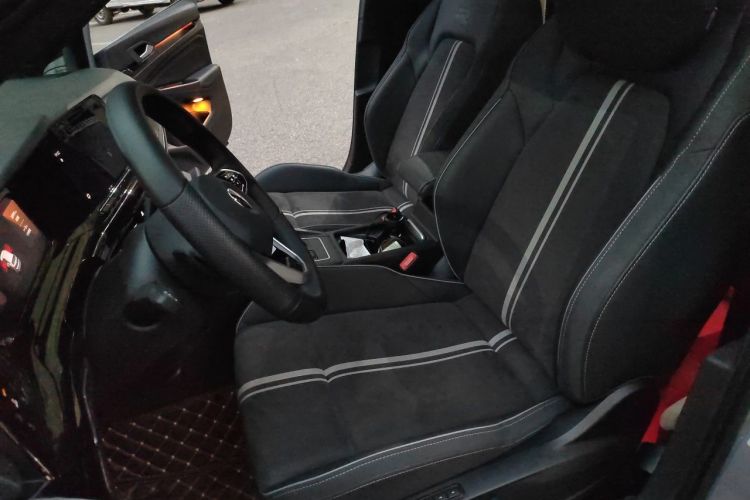 Volkswagen Golf 2023 car image #15