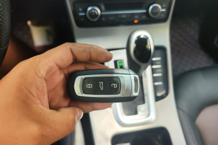 GEELY Emgrand GS 2018 car image #11