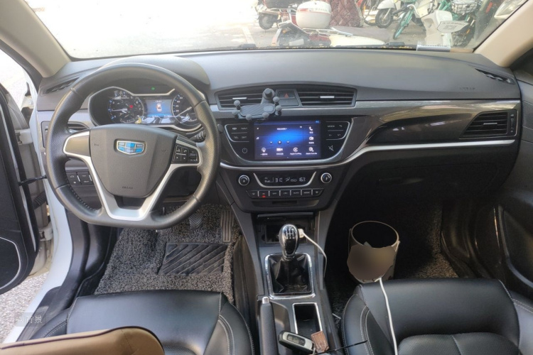 GEELY Emgrand 2016 car image #11