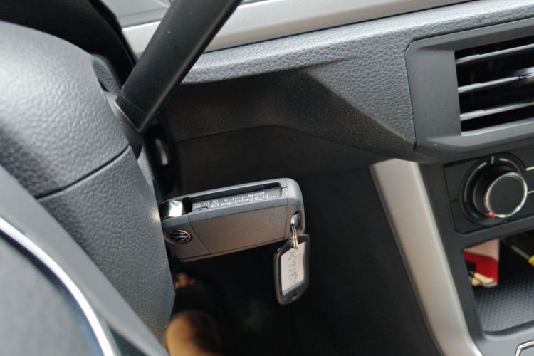 Volkswagen Polo 2022 car image #9