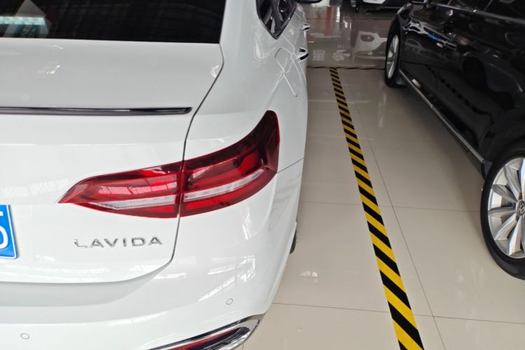 Volkswagen Lavida 2025 car image #8
