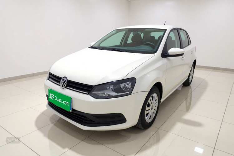 Volkswagen Polo 2019 car image #2
