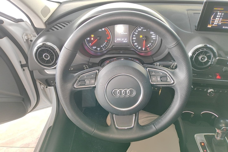 Audi A3 2016 صورة سيارة #11