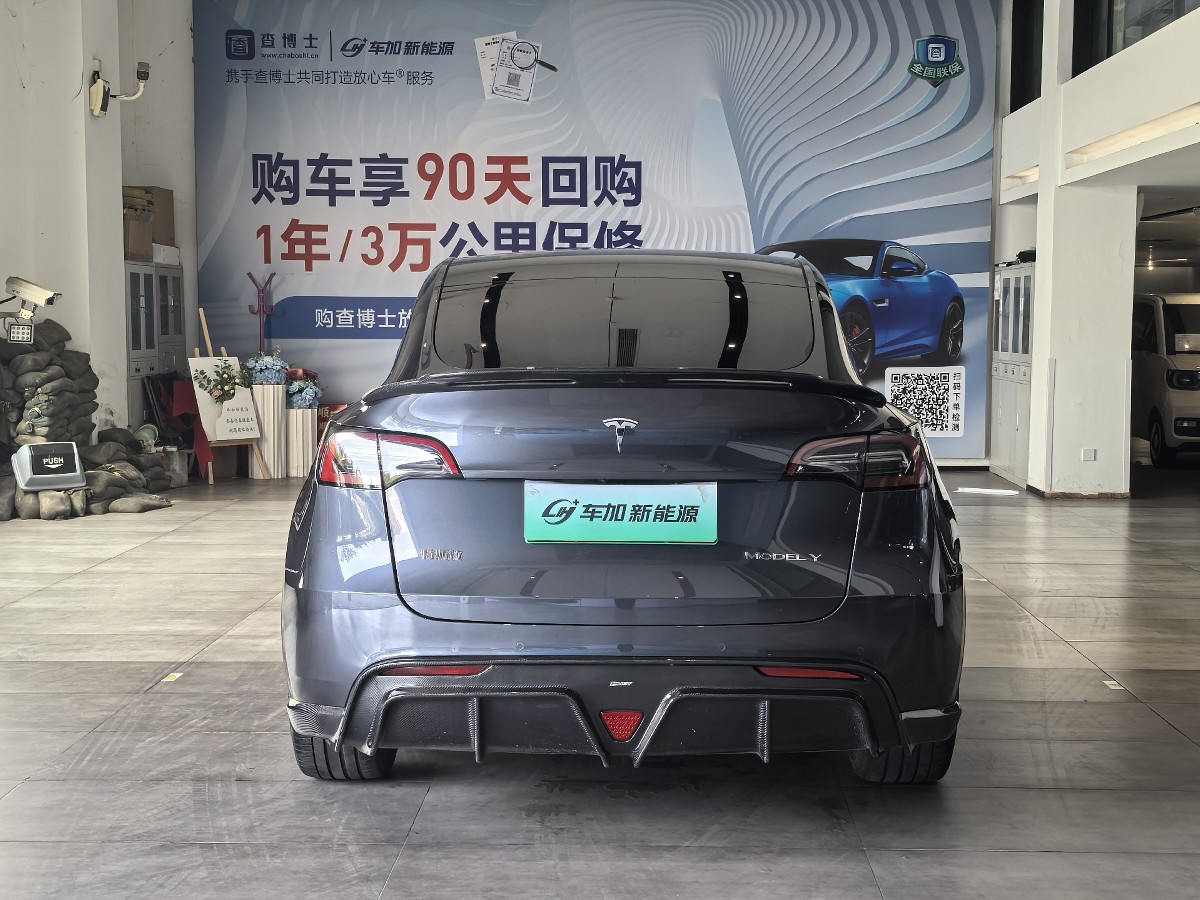 Tesla Model Y 2023 car image #8