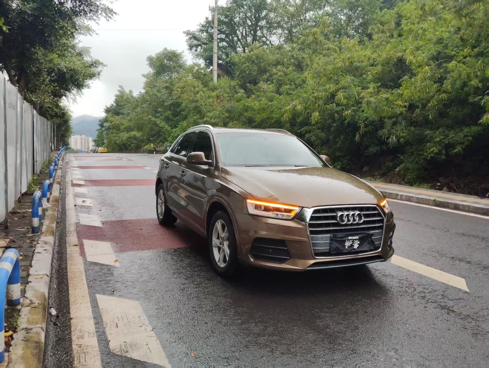Audi Q3 2018 car image #3