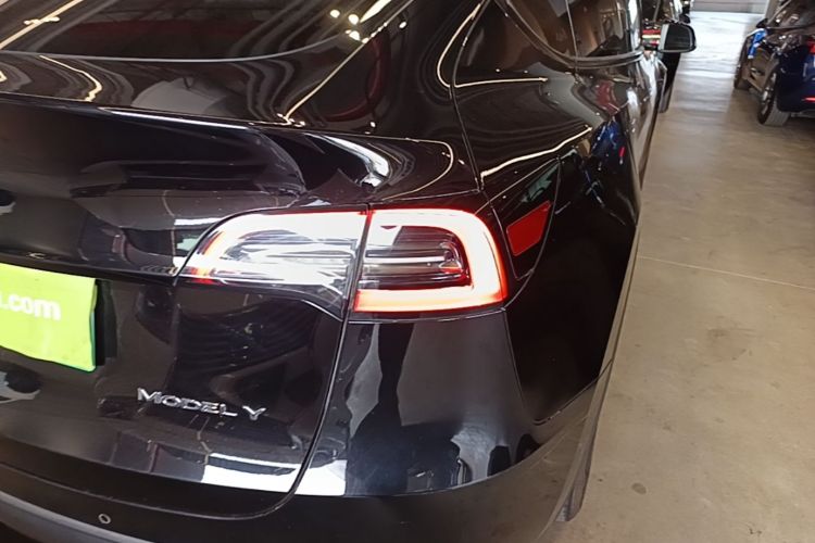 Tesla Model Y 2023 #8 Tesla Model Y 2023 immagine di auto #8