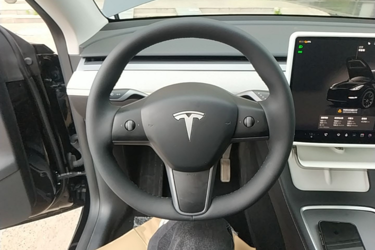 Tesla Model Y 2023 #11 Tesla Model Y 2023 immagine di auto #11