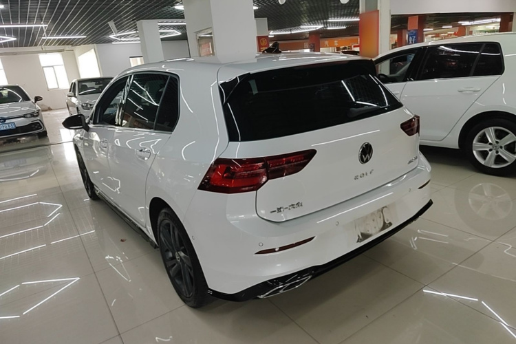 Volkswagen Golf 2021 car image #5