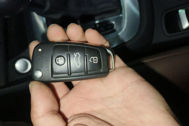 Audi Q3 2017 image de voiture #9