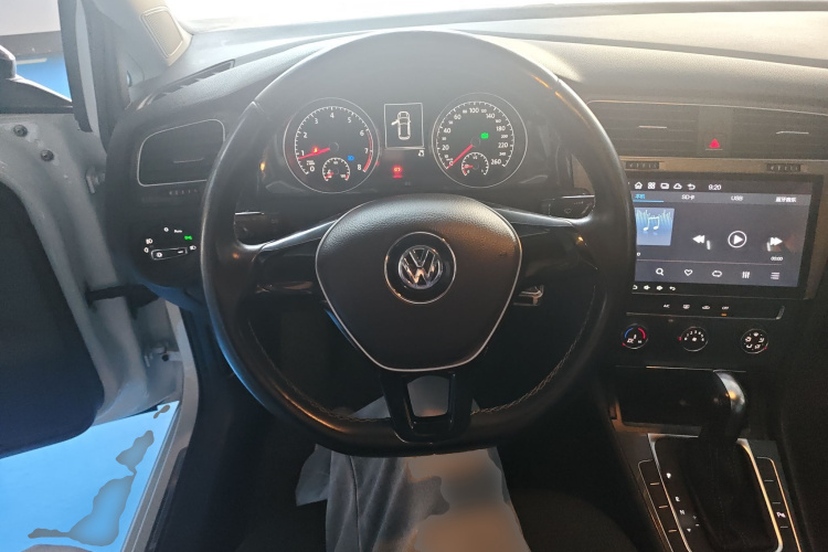 Volkswagen Golf 2017 изображение автомобиля #11