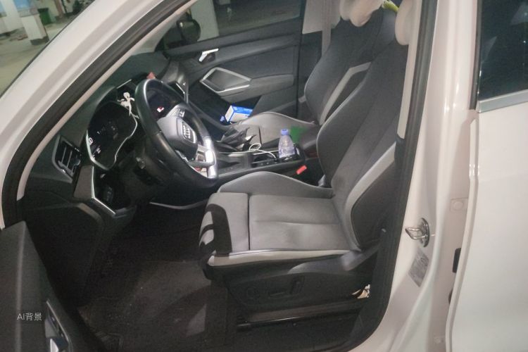 Audi Q3 2023 car image #17