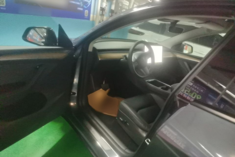 Tesla Model Y 2021 #16 Tesla Model Y 2021 car image #16