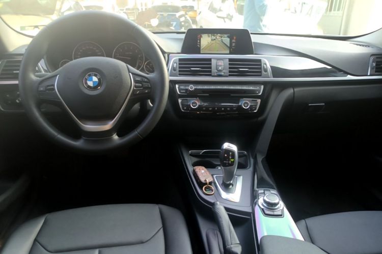 BMW 3 Series 2016 car image #11