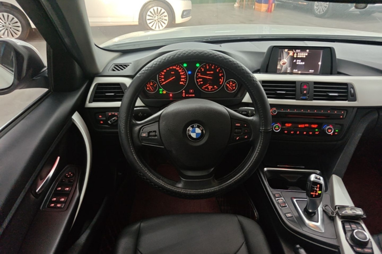 BMW 3 Series 2015 #15 BMW 3 Series 2015 immagine di auto #15