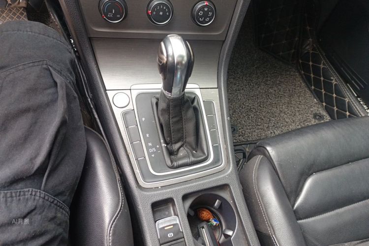 Volkswagen Golf 2016 car image #16