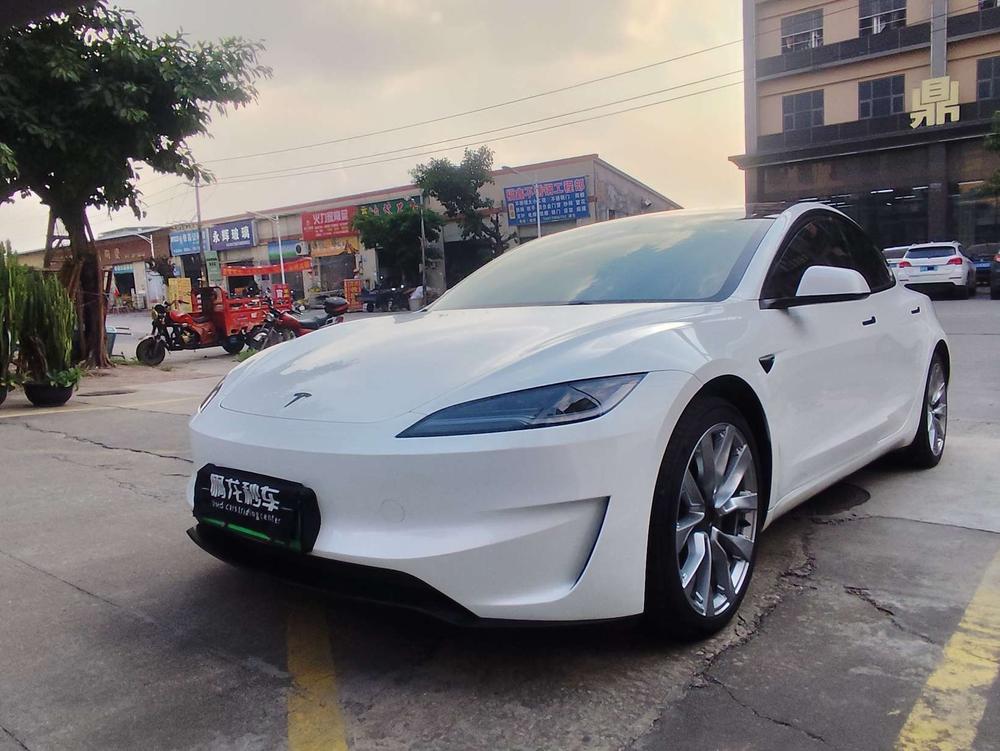 Tesla Model 3 2025 car image 