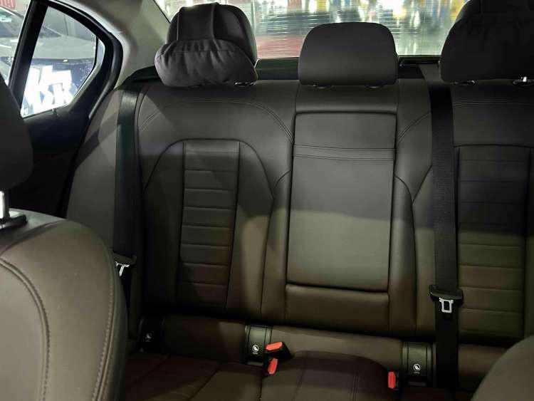 BMW 3 Series 2019 car image #19