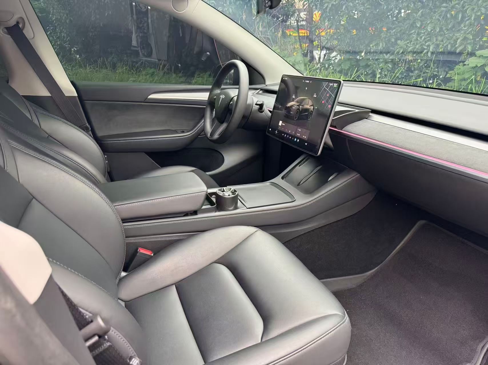 Tesla Model Y 2024 #8 Tesla Model Y 2024 car image #8