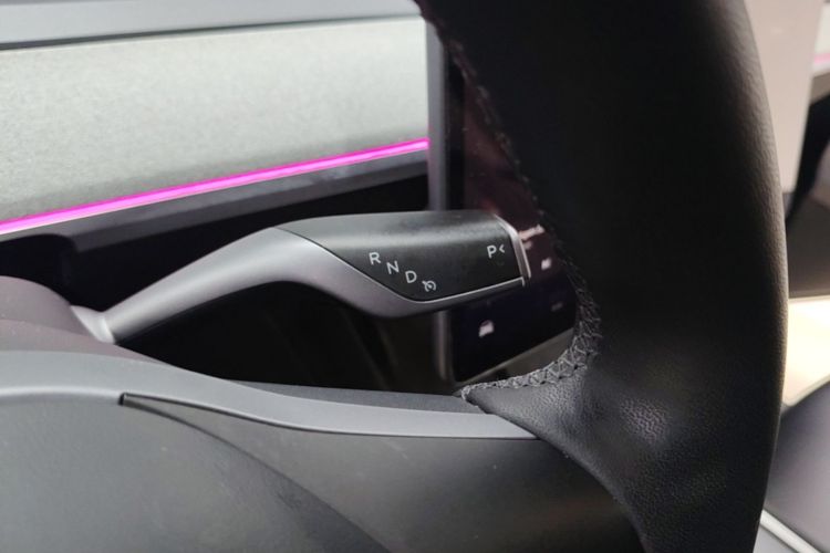Tesla Model Y 2024 car image #14