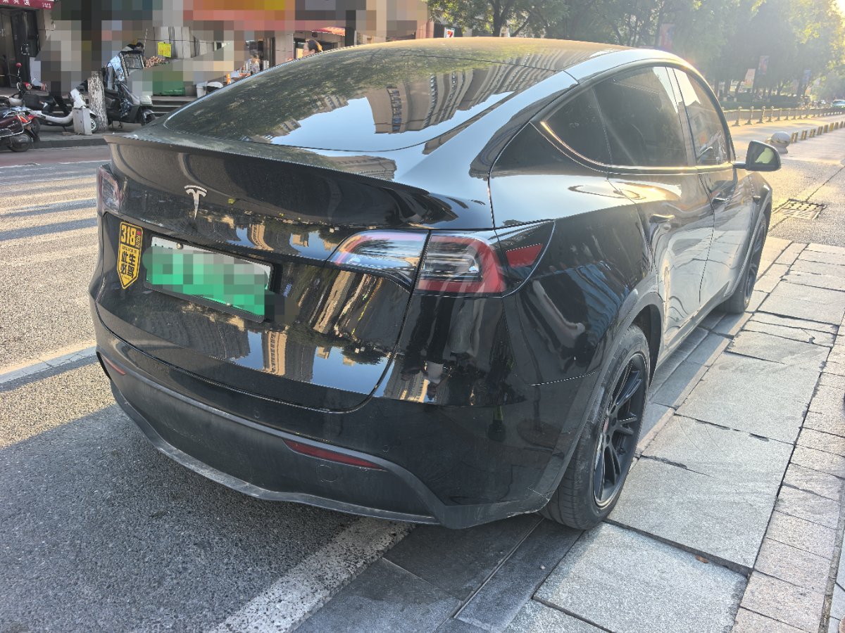 Tesla Model Y 2022 car image #3