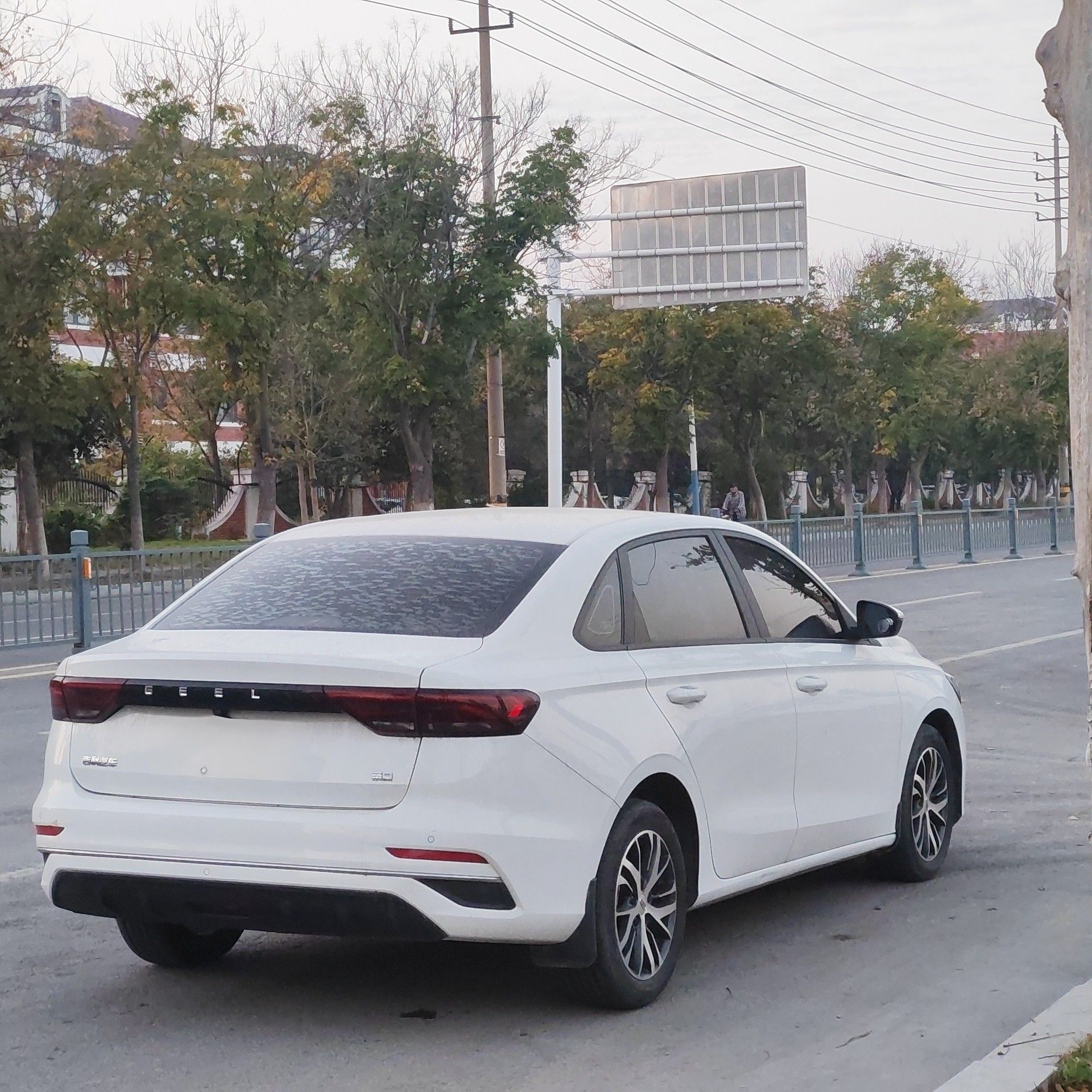 GEELY Emgrand 2024 car image #9