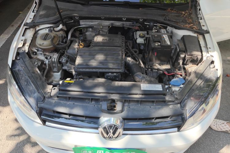 Volkswagen Golf 2017 car image #22