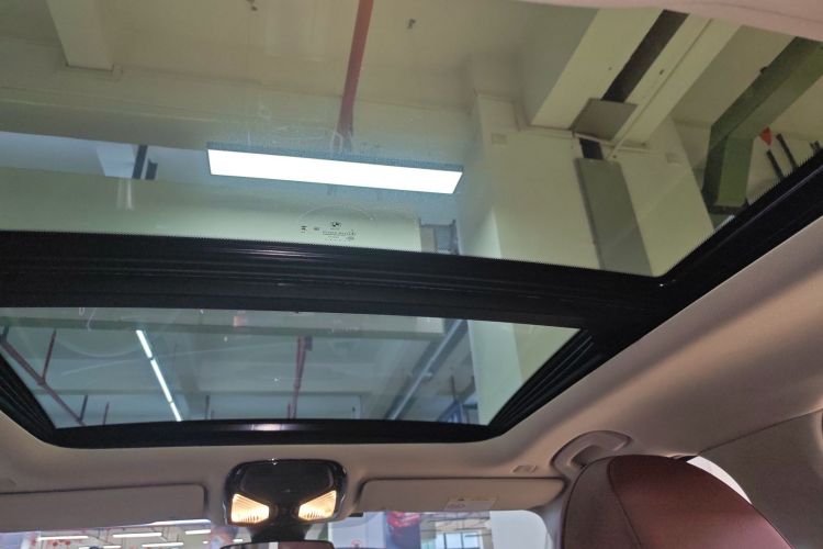 BMW 3 Series 2023 صورة سيارة #18