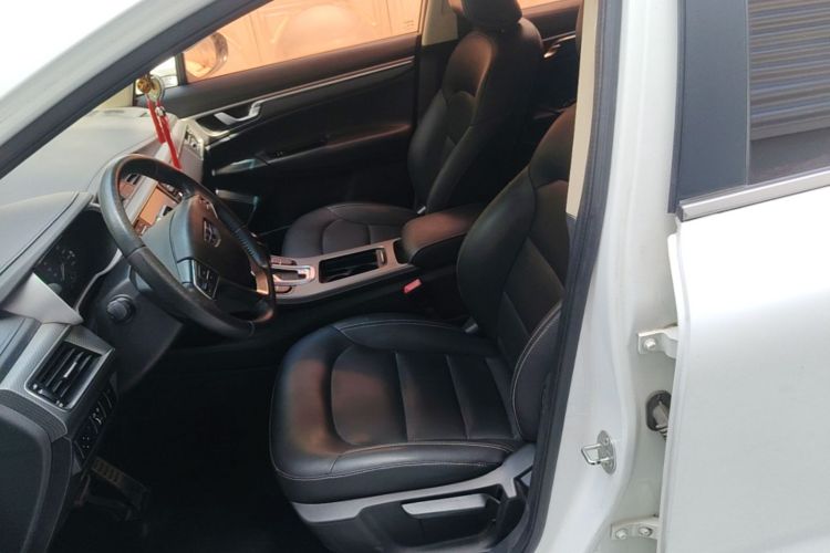 GEELY Emgrand GS 2017 car image #15