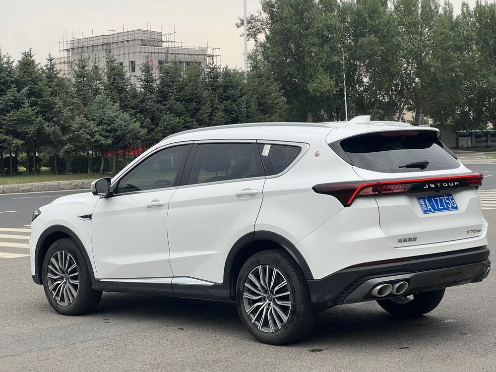 Jetour X70 PLUS 2023 car image #4