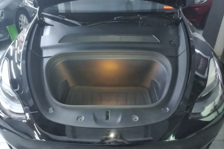 Tesla Model Y 2021 #20 Tesla Model Y 2021 car image #20