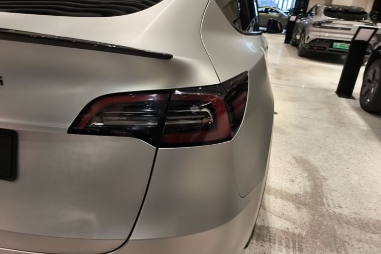 Tesla Model Y 2021 #8 Tesla Model Y 2021 car image #8