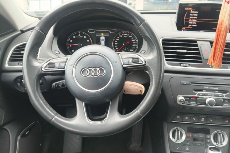 Audi Q3 2015 immagine di auto #11
