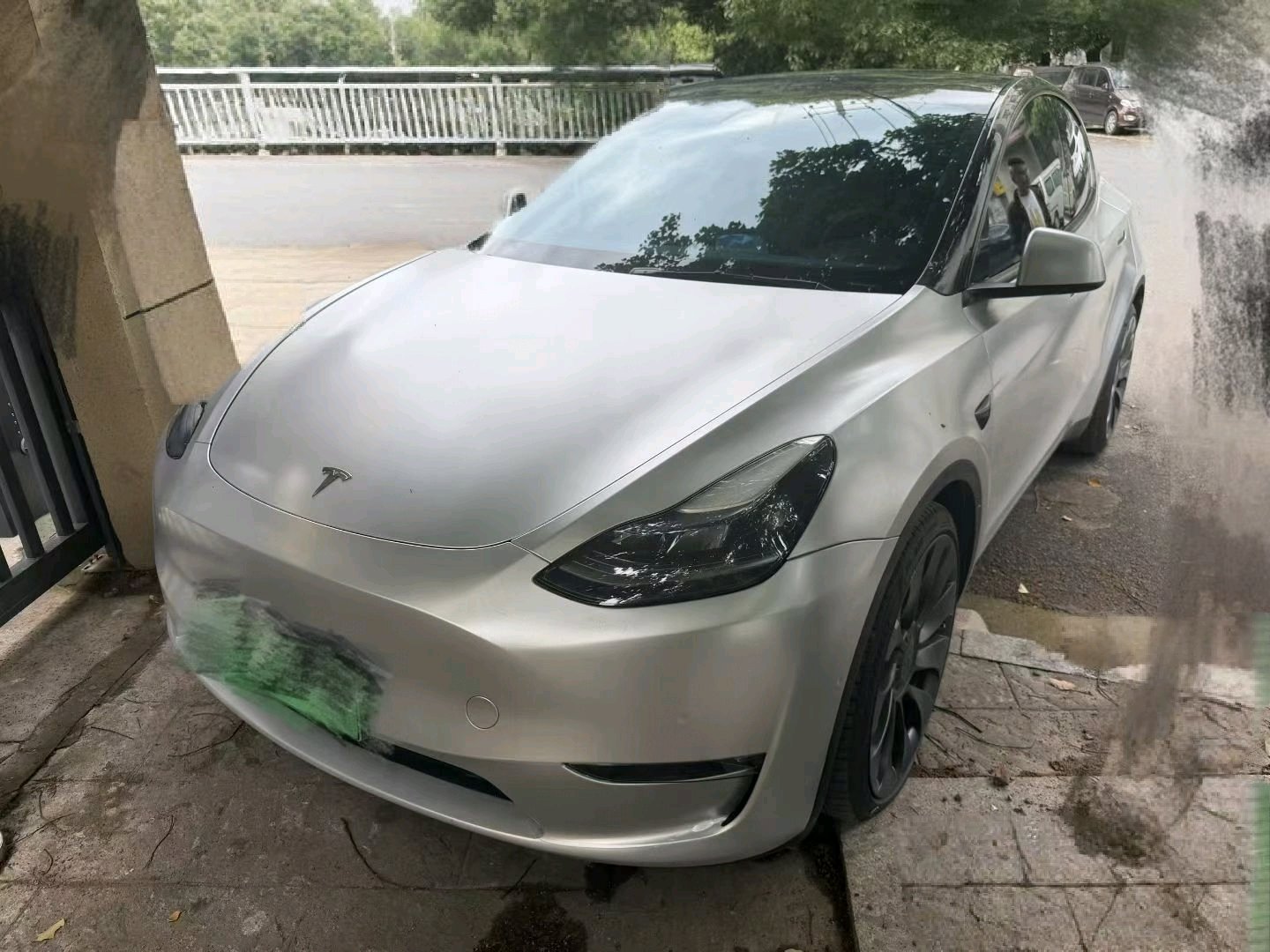 Tesla Model Y 2023 car image 