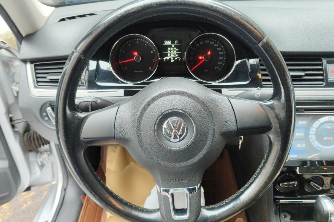 Volkswagen Bora 2014 #22 Volkswagen Bora 2014 car image #22
