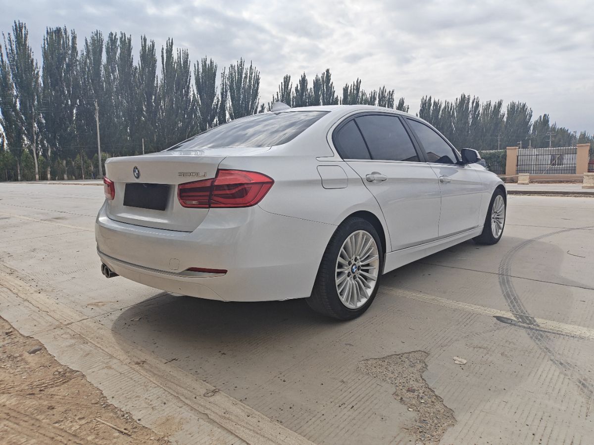 BMW 3 Series 2018 car image #9