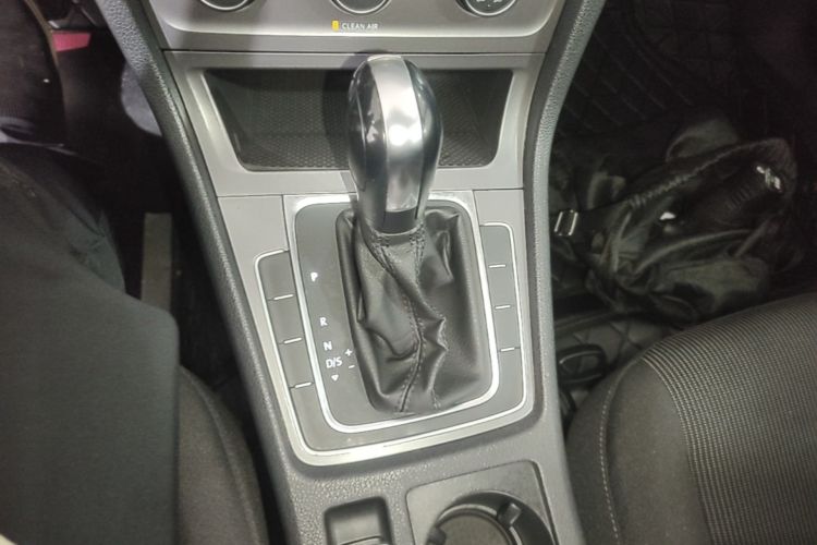 Volkswagen Golf 2016 car image #14