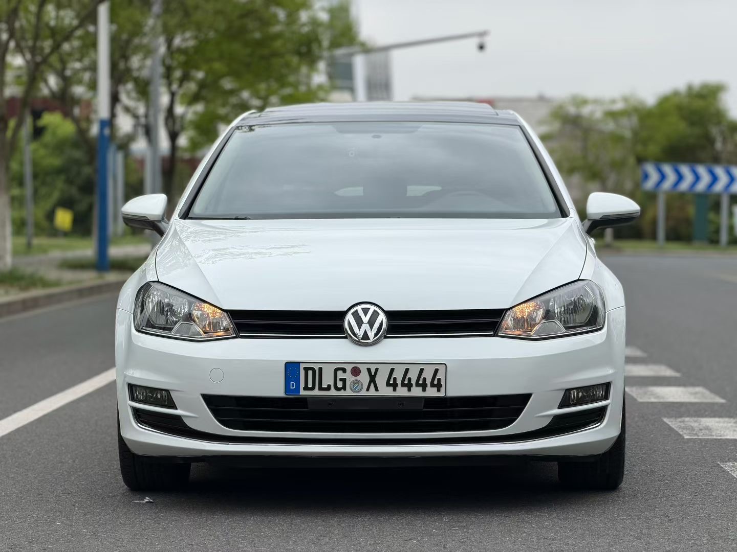 Volkswagen Golf 2015 car image #4