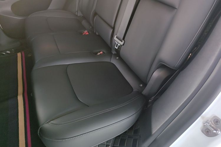 Tesla Model Y 2023 immagine di auto #17