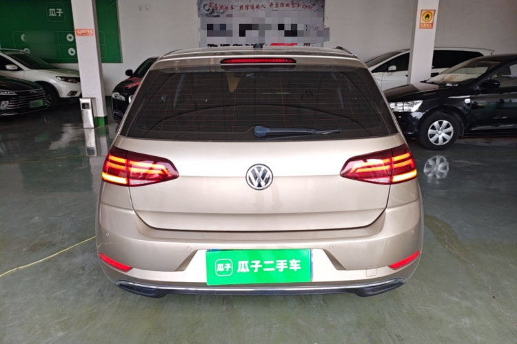 Volkswagen Golf 2019 car image #6